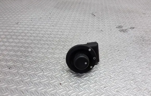 Renault Megane II Wing mirror switch 8200002442A