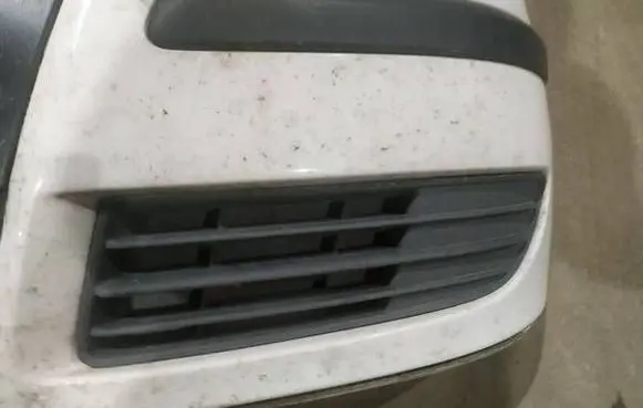 Volkswagen Polo IV 9N3 Front bumper lower grill