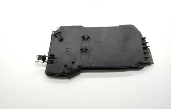 Mercedes-Benz GLK (X204) Fuse box cover A2045400082