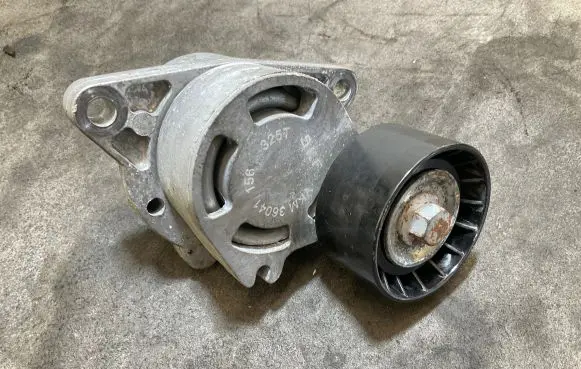 Renault Master II Alternator belt tensioner 36041156325T
