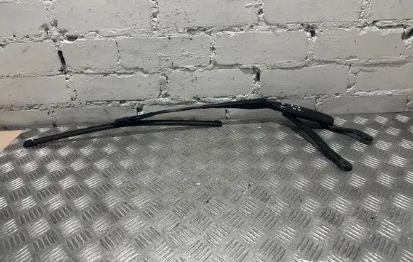 Mercedes-Benz E W213 Front wiper blade arm A2058240119