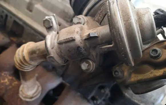 Mercedes-Benz E W210 EGR valve 0021401760