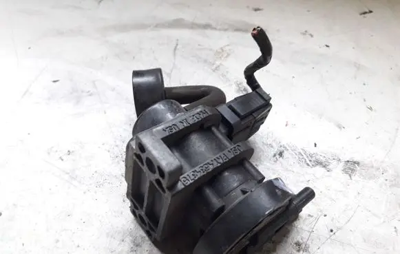 Volvo S40, V40 Vacuum valve 7700874764