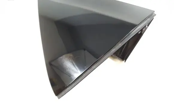 Rear fender molding trim