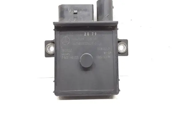 Mercedes-Benz R W251 Glow plug pre-heat relay A6421532079 A6421532000