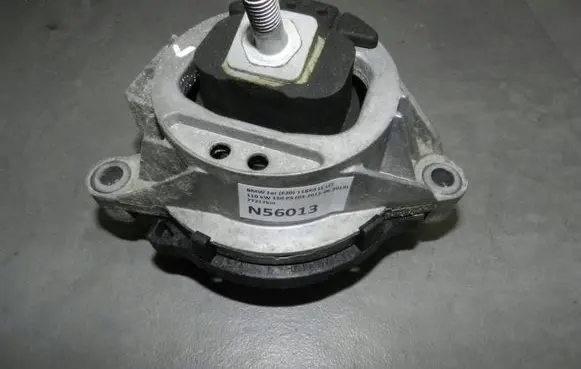 BMW 1 F20 F21 Engine mount bracket 6856405