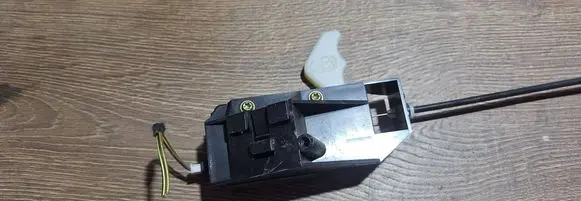 Fuel tank cap lock