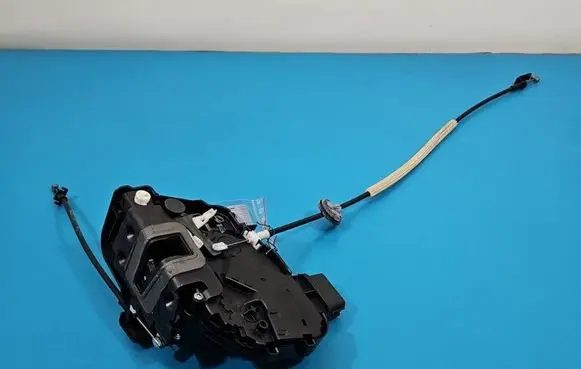 Ford Kuga I Rear door lock 8V4A-S26413-EA IMPRK1535036