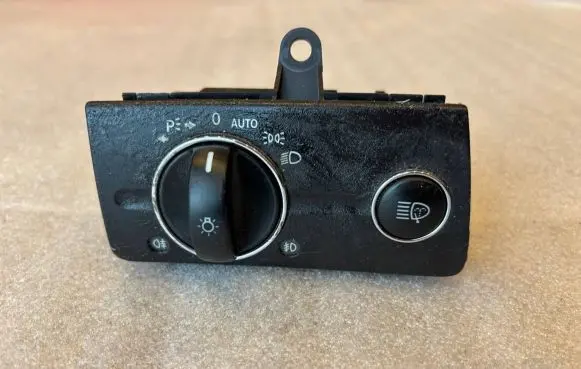 Mercedes-Benz E W211 Light switch 2115450104 A2115450104