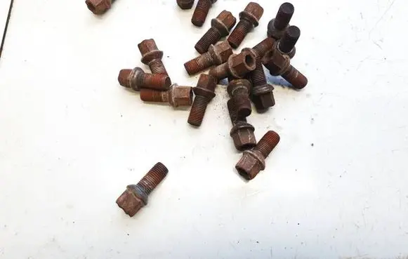 Audi A3 S3 8P Nuts/bolts 