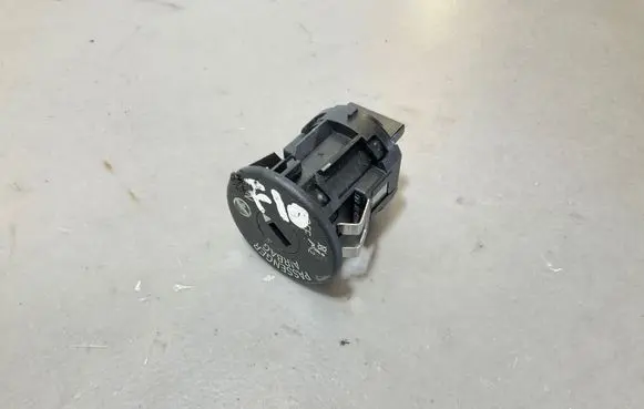 BMW 5 F10 F11 Passenger airbag on/off switch 932650101