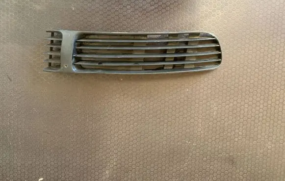 Volkswagen PASSAT B5 Front bumper lower grill