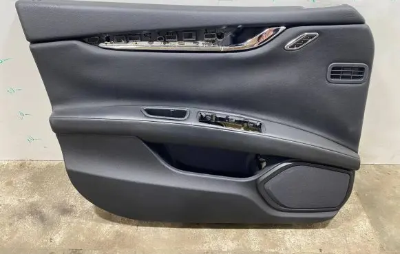 Maserati Quattroporte Front door card panel trim 06700127660