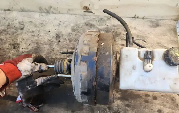 Renault Master III Brake booster 472100453R 03786952014