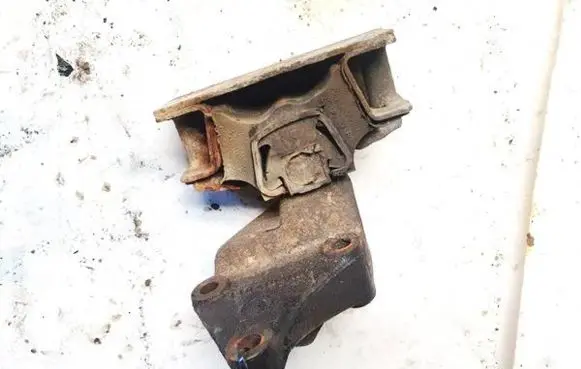 Peugeot Boxer Engine mount bracket 1304104000