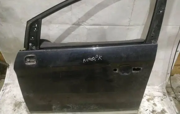 Ford Kuga I Front door JUODOS