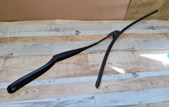 BMW 7 F01 F02 F03 F04 Front wiper blade arm 61617182460 6161718246004