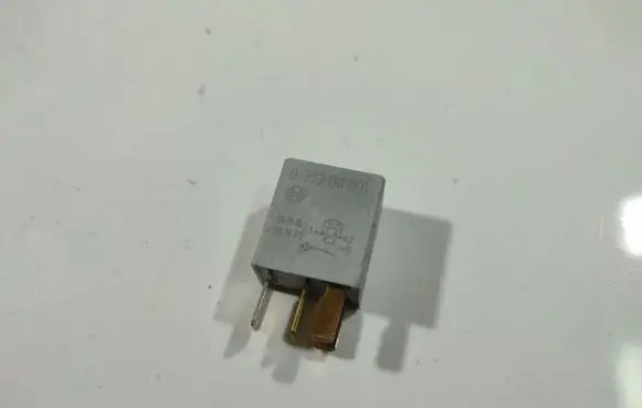 Toyota Avensis T250 Other relay 9008087019