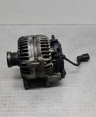 Volkswagen Golf VI Generator/alternator 03C903023A 0124525093