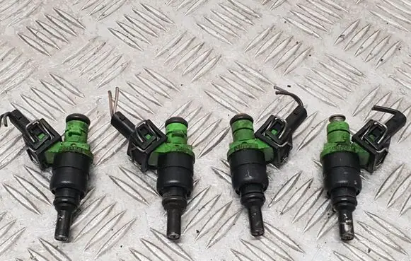 Mercedes-Benz C W203 Fuel injectors set 2710780549