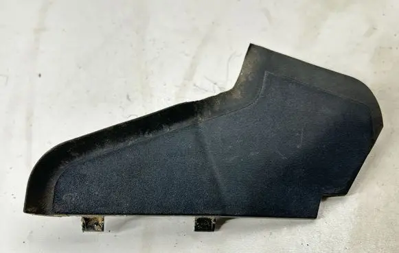 Dodge Challenger Rear/tail light trim molding 68175180AA