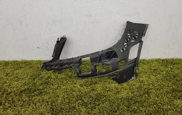 Mercedes-Benz C W204 Front bumper mounting bracket A2048850765