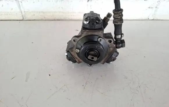 Opel Meriva A Fuel injection high pressure pump 55198933