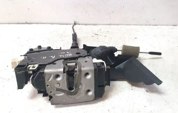 Mercedes-Benz GLK (X204) Front door lock A0997200435
