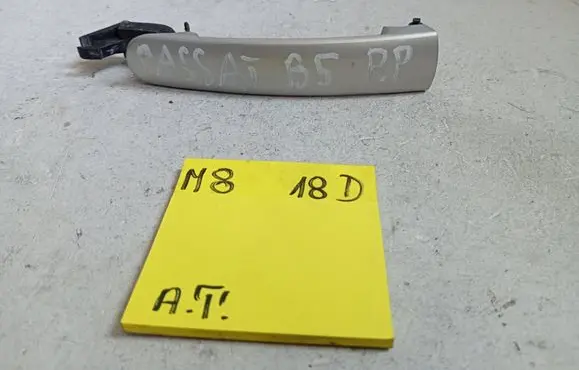 Volkswagen PASSAT B5 Front door exterior handle 56565689