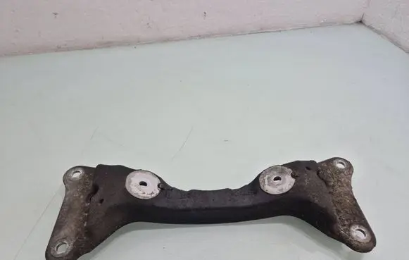 BMW X1 E84 Gearbox mounting bracket 685729