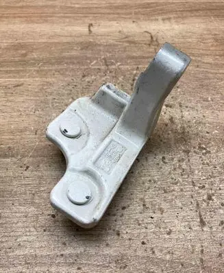 Mercedes-Benz GLC C253 Rear door lower hinge X2531705 FOULC1