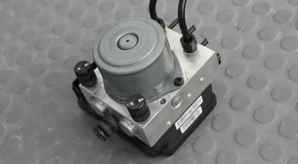Hyundai i30 ABS Pump POMPA-58910-G4EB0 58900-G4FB0 G4589-38900