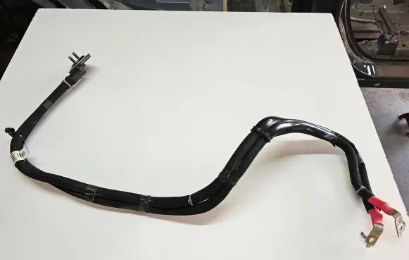 Jeep Grand Cherokee WL Positive cable (battery) P68458250AC