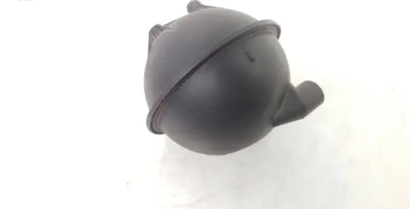 Vacuum air tank