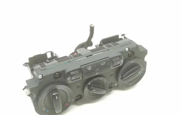Volkswagen Touran I Climate control unit 02303513