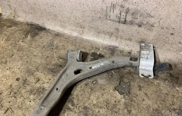 Mercedes-Benz B W246 W242 Front lower control arm/wishbone 