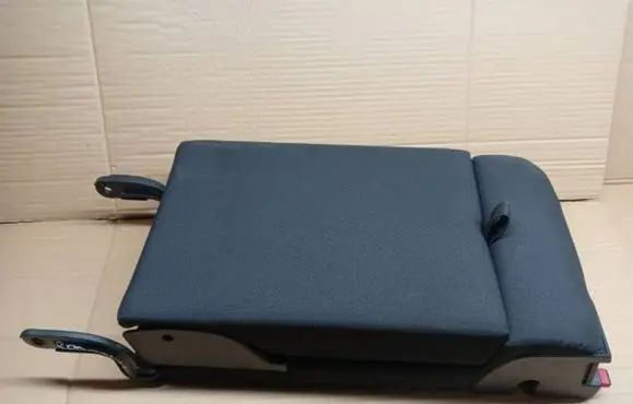 Volkswagen Golf Sportsvan Rear seat armrest 