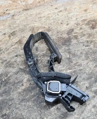 Mercedes-Benz E W211 Accelerator throttle pedal A2113000404