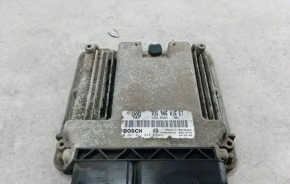 Volkswagen Golf V Engine control unit/module ECU 