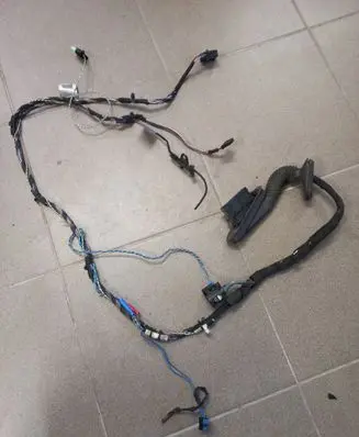 BMW 1 E82 E88 Front door wiring loom 911810203