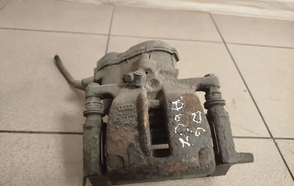 Rear brake caliper