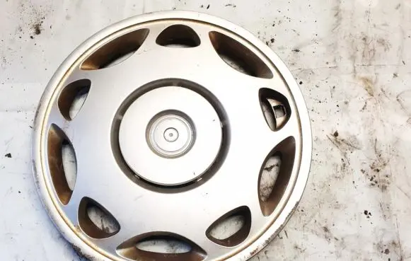 BMW 3 E36 R15 wheel hub/cap/trim 36131180104