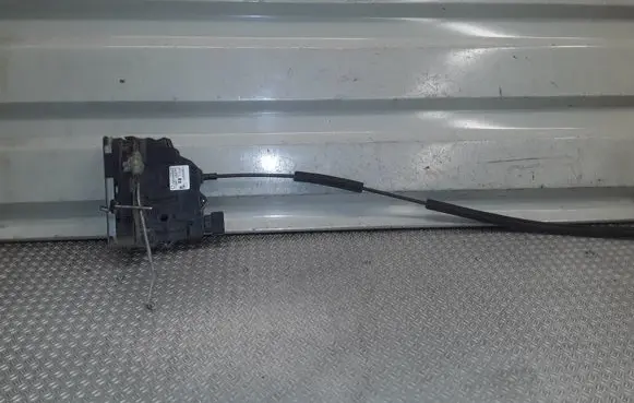 Opel Corsa D Front door lock 13258271