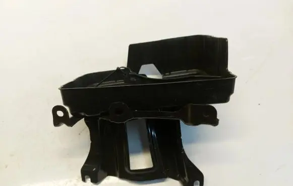 Battery bracket