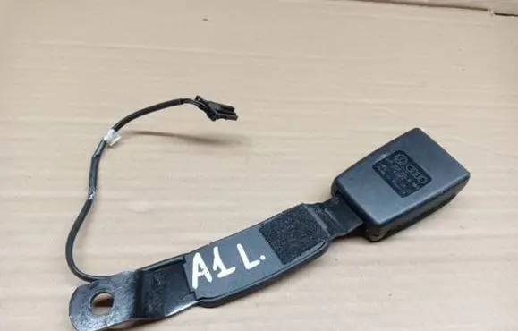Audi A1 Front seatbelt buckle 8X0857755B