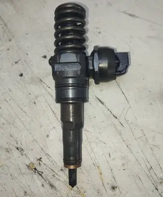 Volkswagen Transporter - Caravelle T5 Fuel injector 038130073AG
