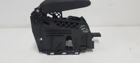 Volkswagen Golf VI Armrest 1K5864251C