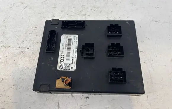 Audi A4 S4 B8 8K Comfort/convenience module 8K0907063 F005V00753 01022001