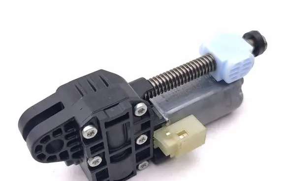 Mercedes-Benz EQE v295 Steering column adjust motor 0390203399