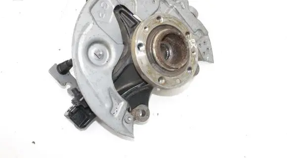 Opel Combo E Front wheel hub